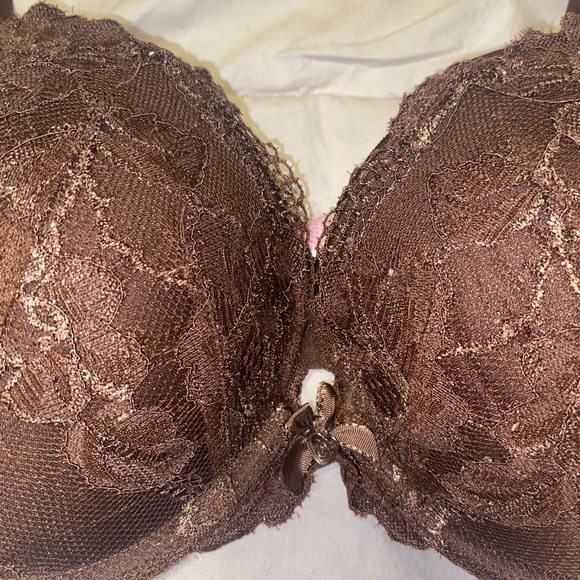 Victoria’s Secret Body by Victoria lined demi bra size 32DD - Picture 2 of 5